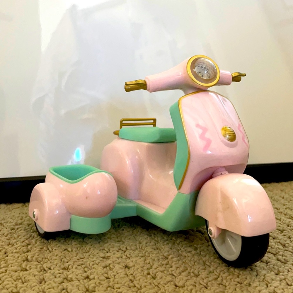 Small doll motorcycle